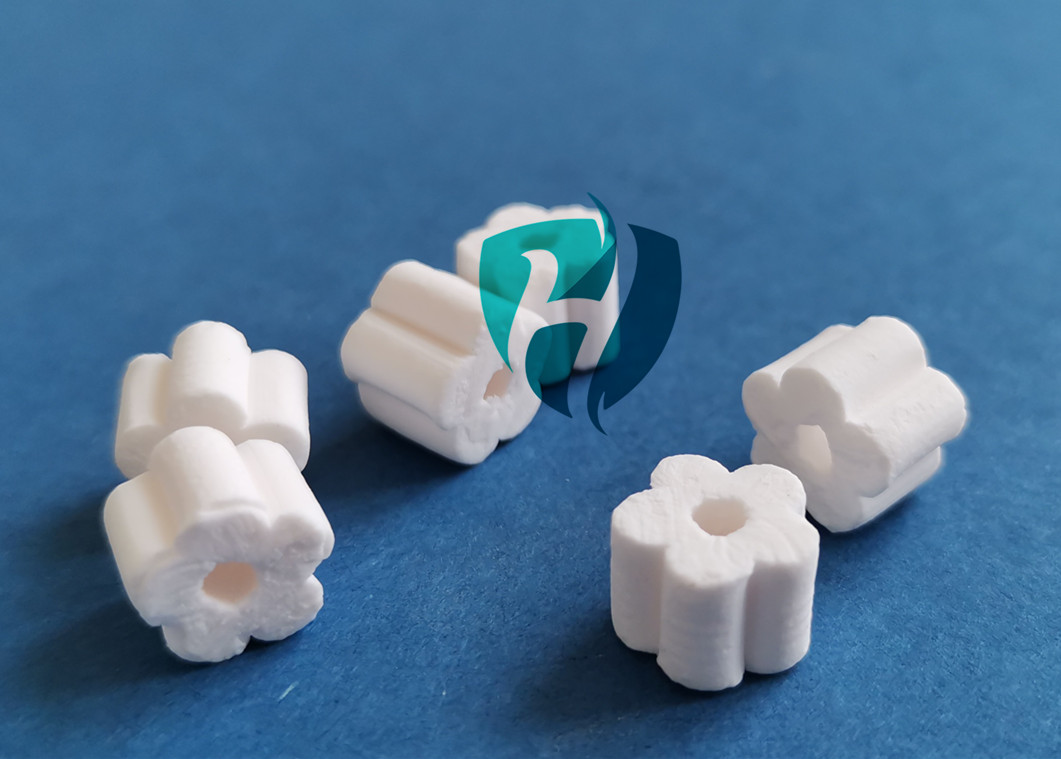 Alumina extrudate catalyst carrier